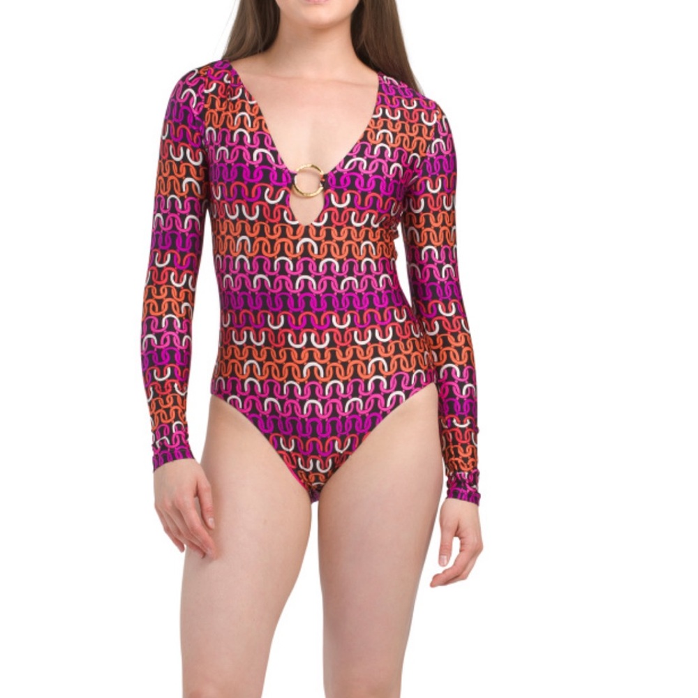 TRINA TURK Fuchsia Long Sleeve
ECHO Ring Front One Piece Swim
Paddle Suit Sz M